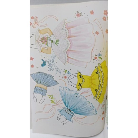 Vintage Saalfield paper dolls through the years UNCUT Paper Dolls book - Picture 7 of 9